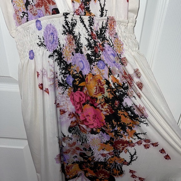 Women’s Floral Dress - Picture 2 of 2